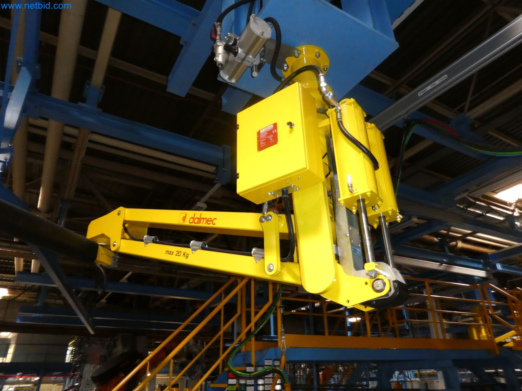 Robots, welding equipment and assembly accessories from the automotive industry-2