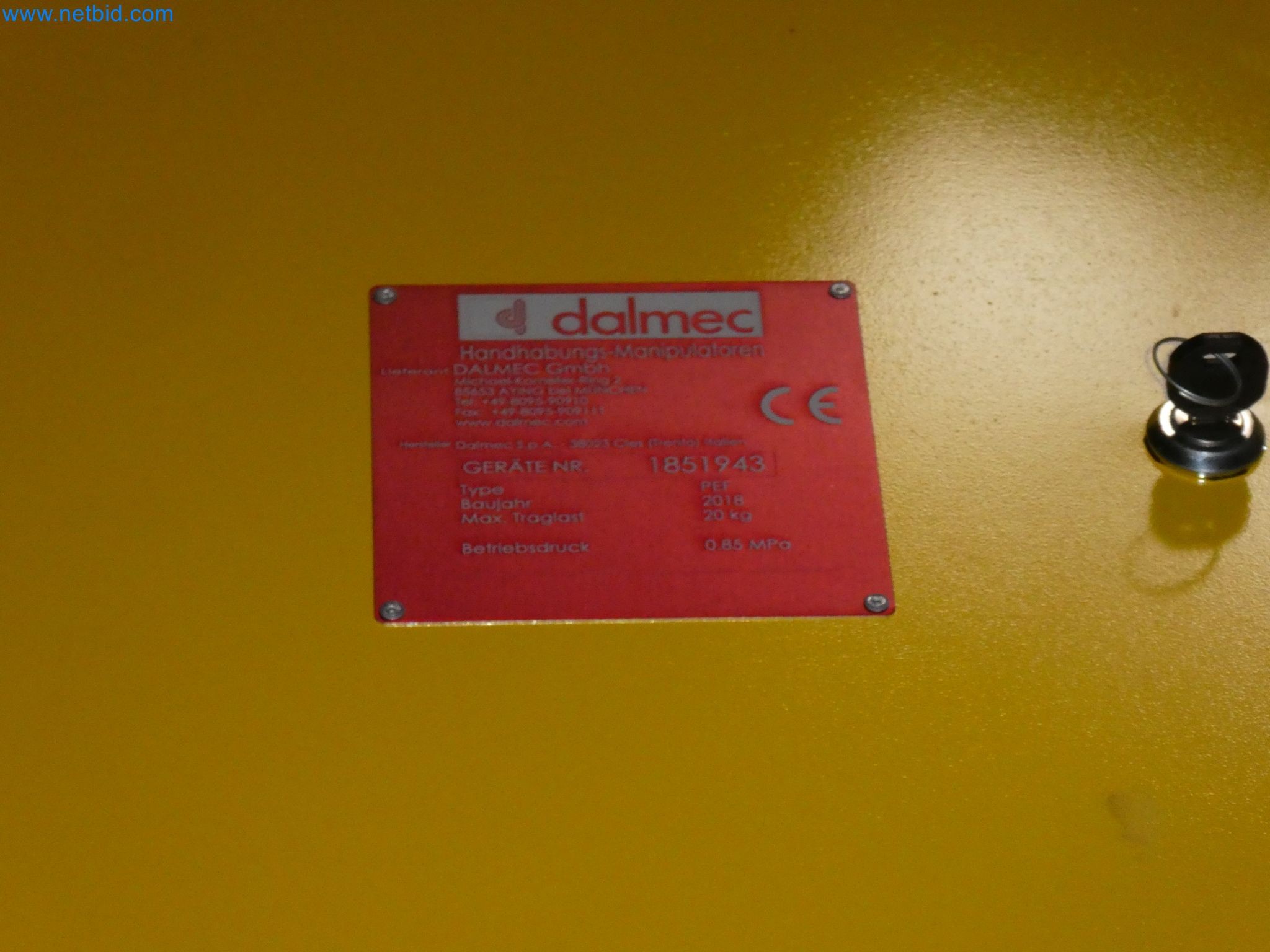 Robots, welding equipment and assembly accessories from the automotive industry-4