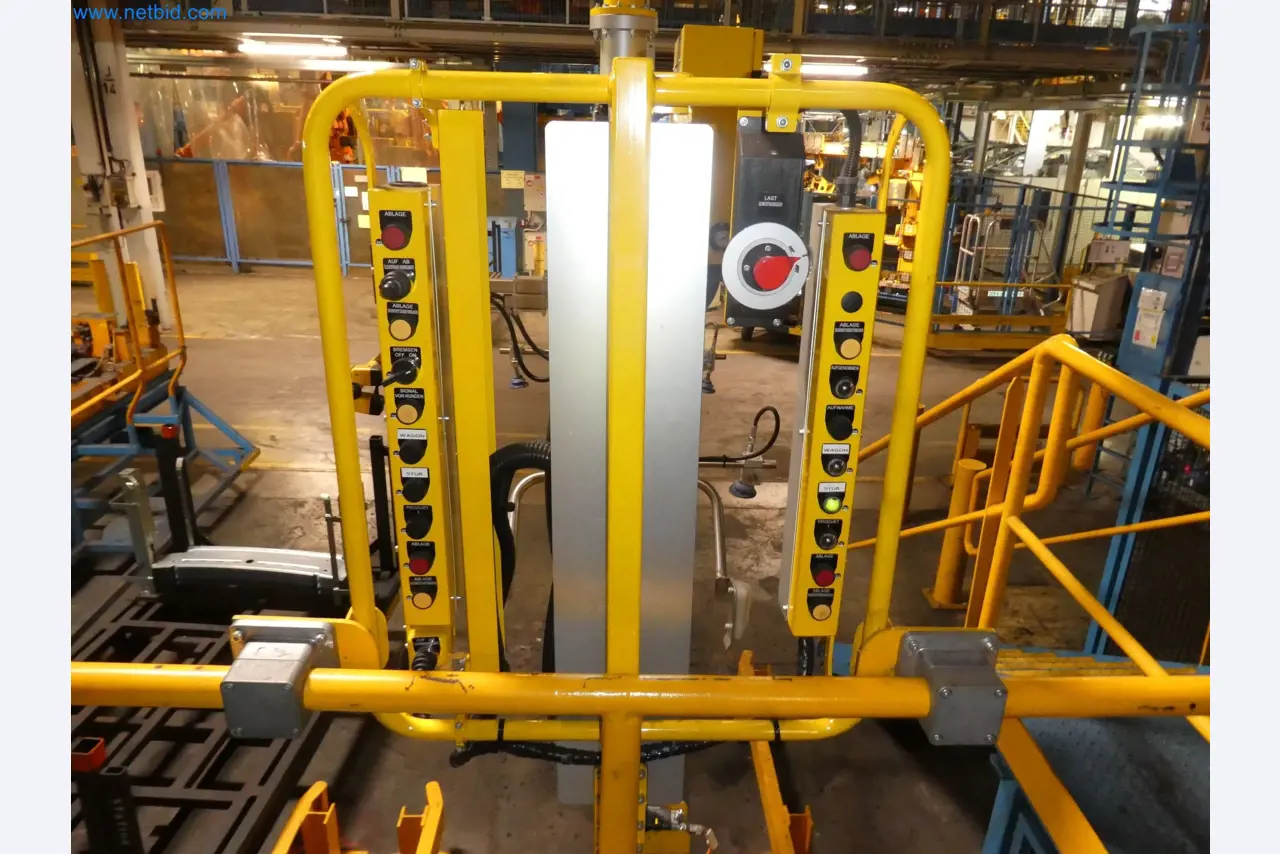 Robots, welding equipment and assembly accessories from the automotive industry-5