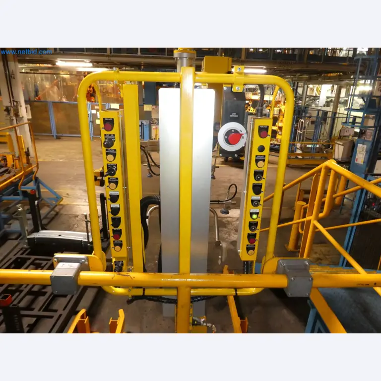 Robots, welding equipment and assembly accessories from the automotive industry-5