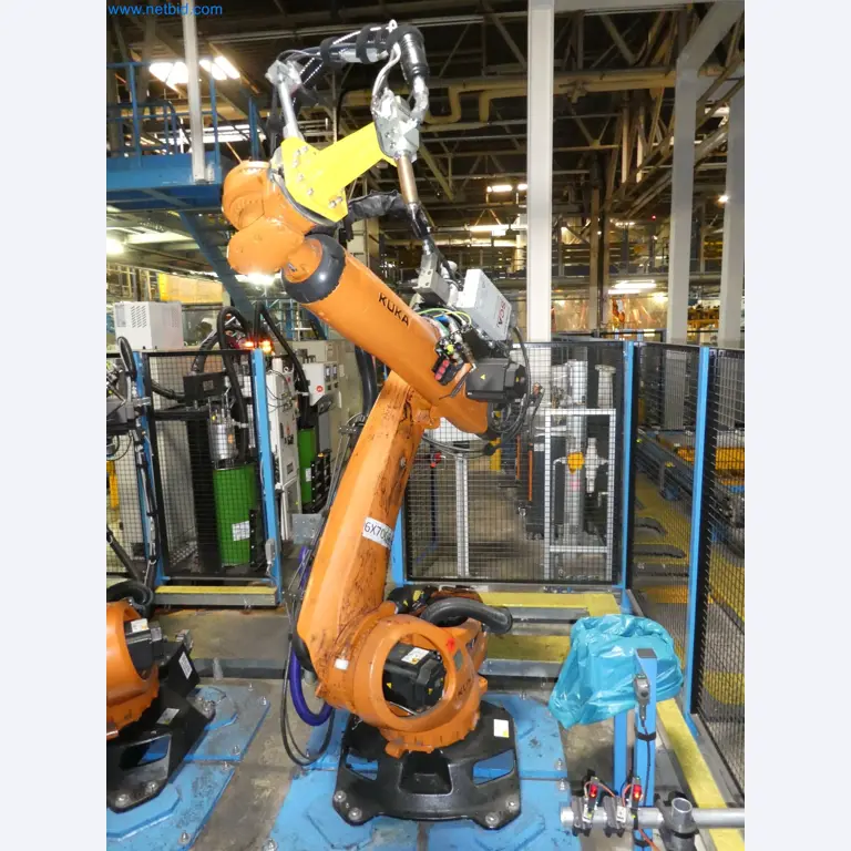 Robots, welding equipment and assembly accessories from the automotive industry-10