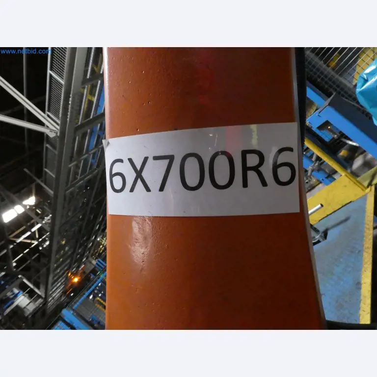 Robots, welding equipment and assembly accessories from the automotive industry-11