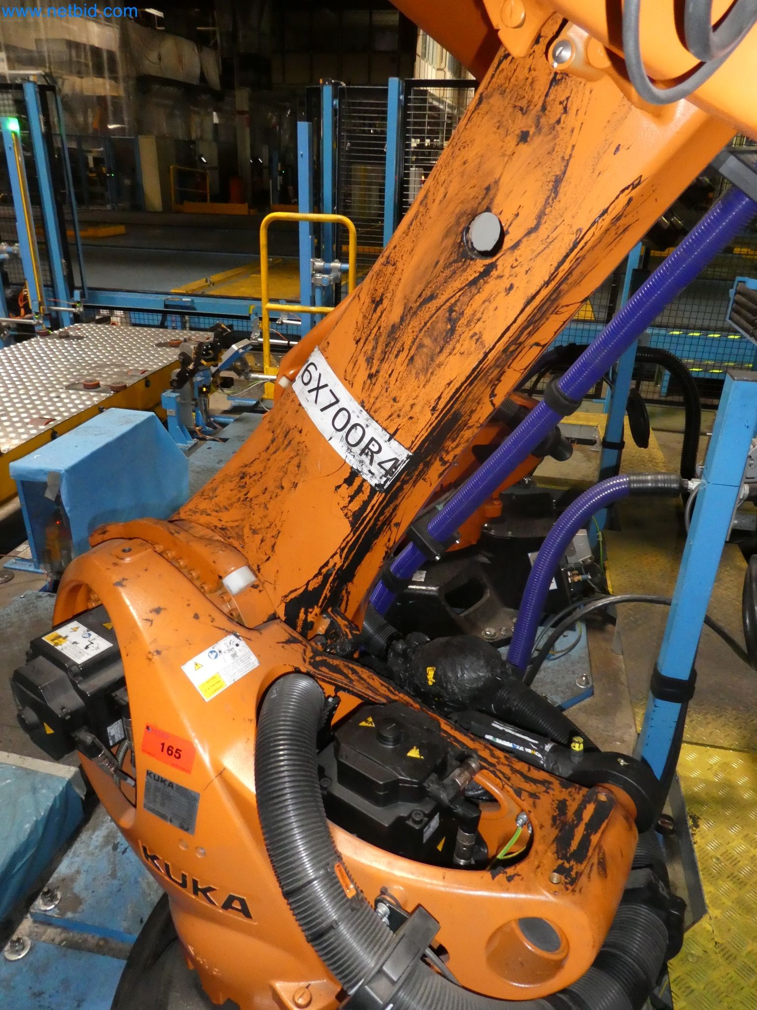 Robots, welding equipment and assembly accessories from the automotive industry-12
