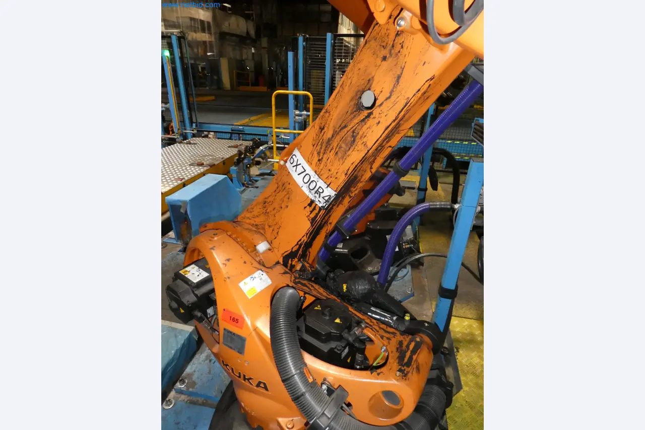Robots, welding equipment and assembly accessories from the automotive industry-12