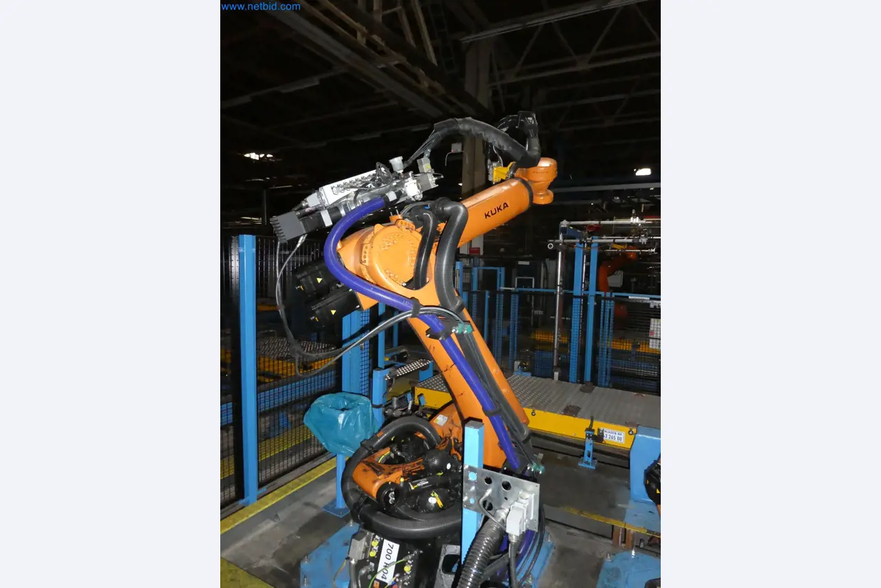 Robots, welding equipment and assembly accessories from the automotive industry-13