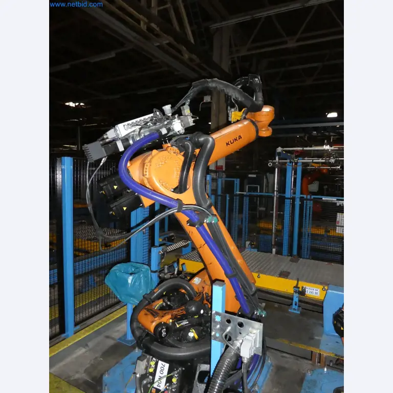 Robots, welding equipment and assembly accessories from the automotive industry-13