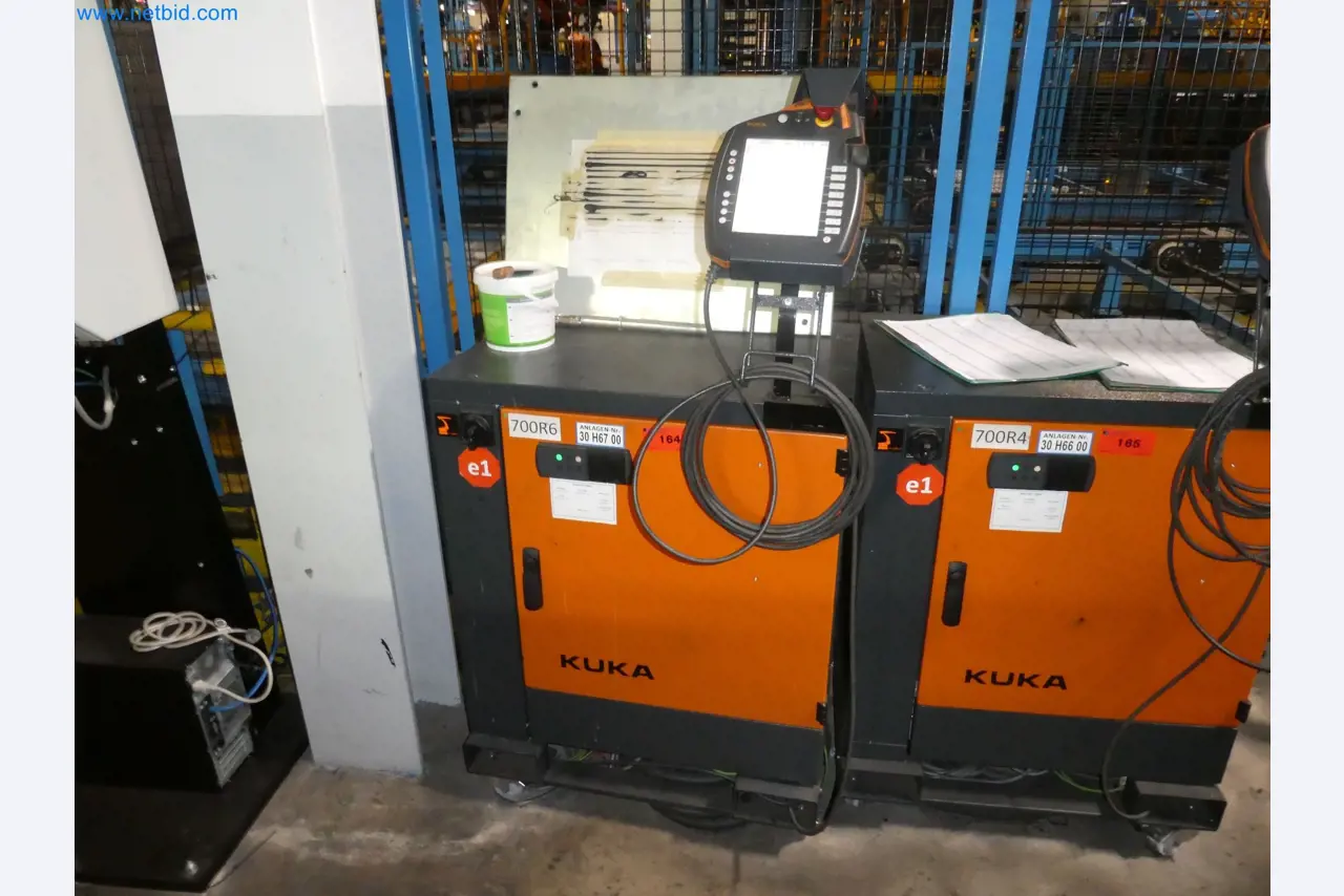 Robots, welding equipment and assembly accessories from the automotive industry-14