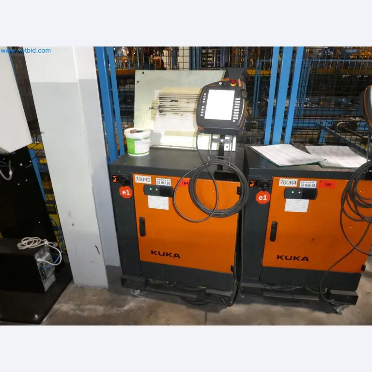 Robots, welding equipment and assembly accessories from the automotive industry-14