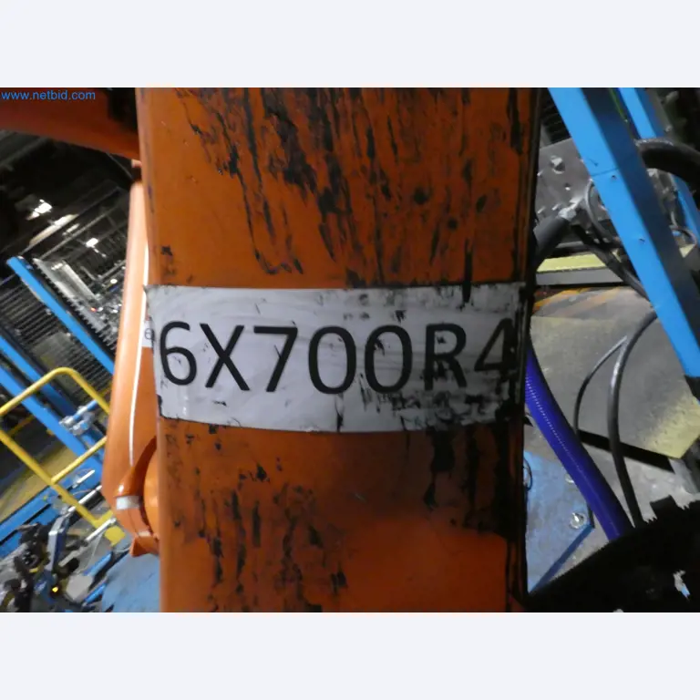 Robots, welding equipment and assembly accessories from the automotive industry-2