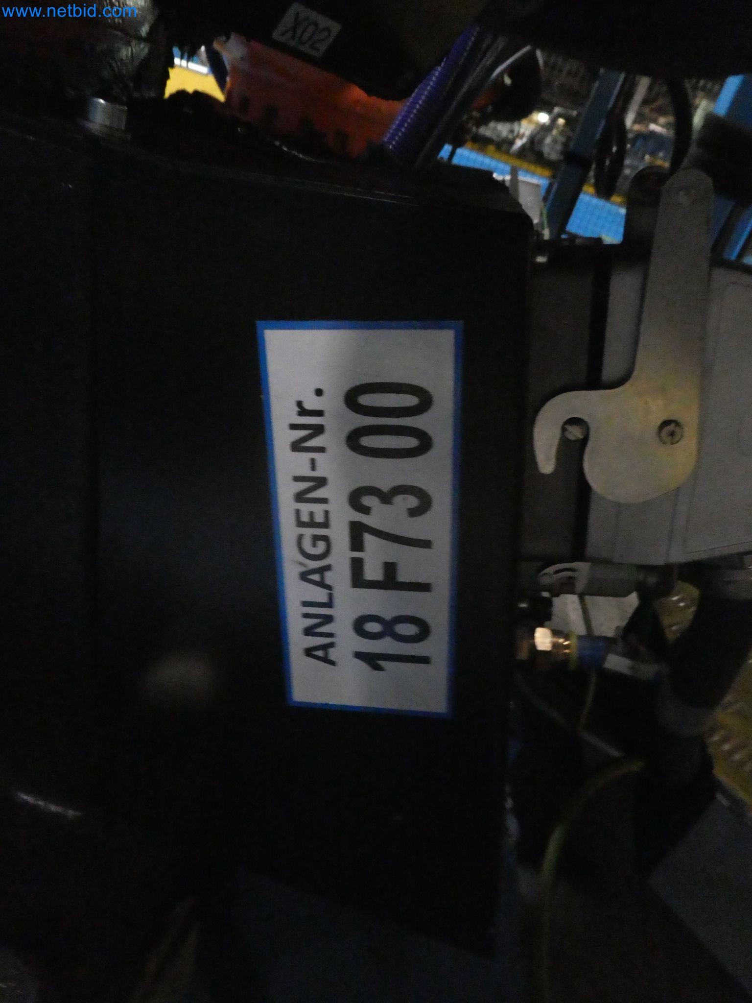 Robots, welding equipment and assembly accessories from the automotive industry-3