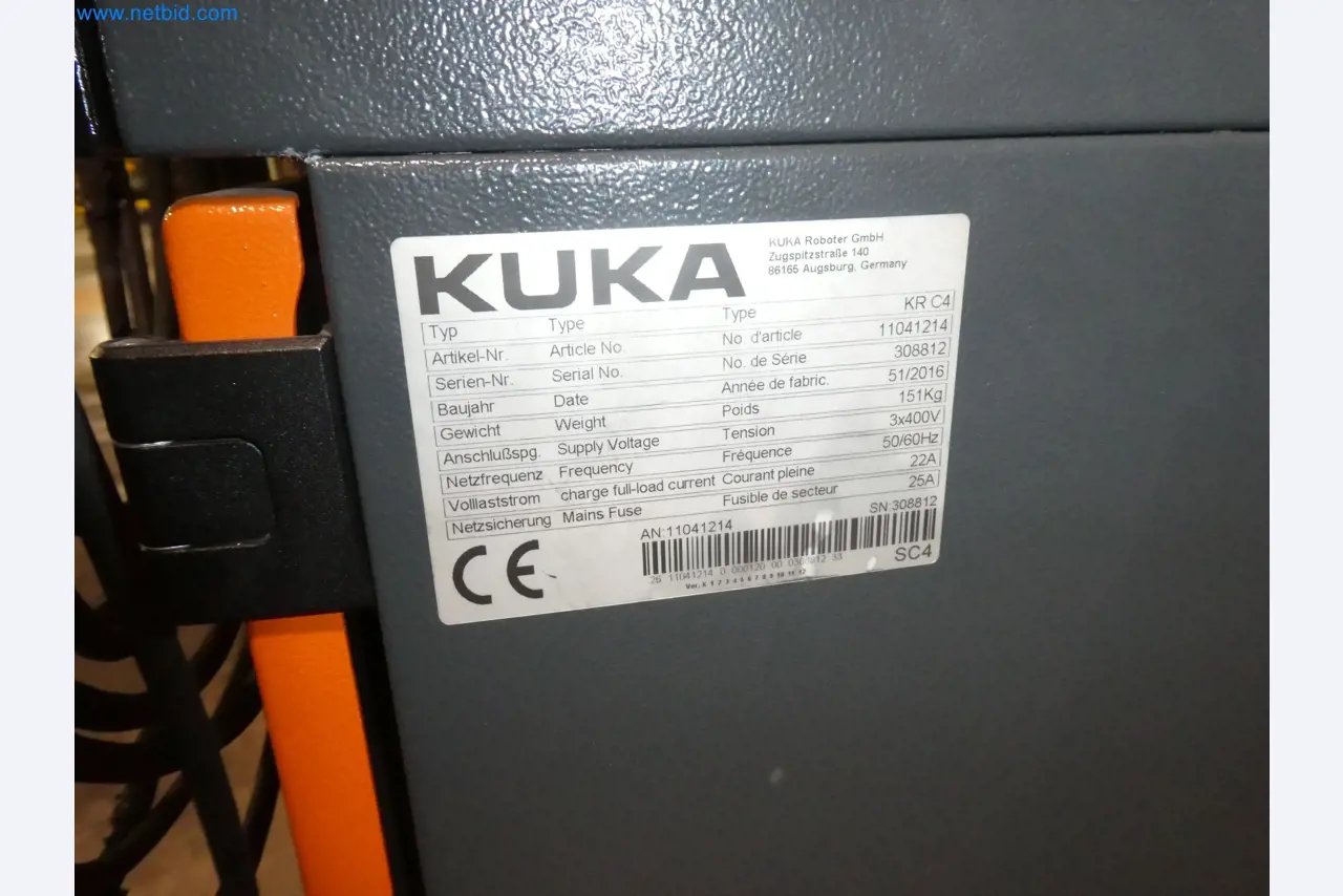 Robots, welding equipment and assembly accessories from the automotive industry-5