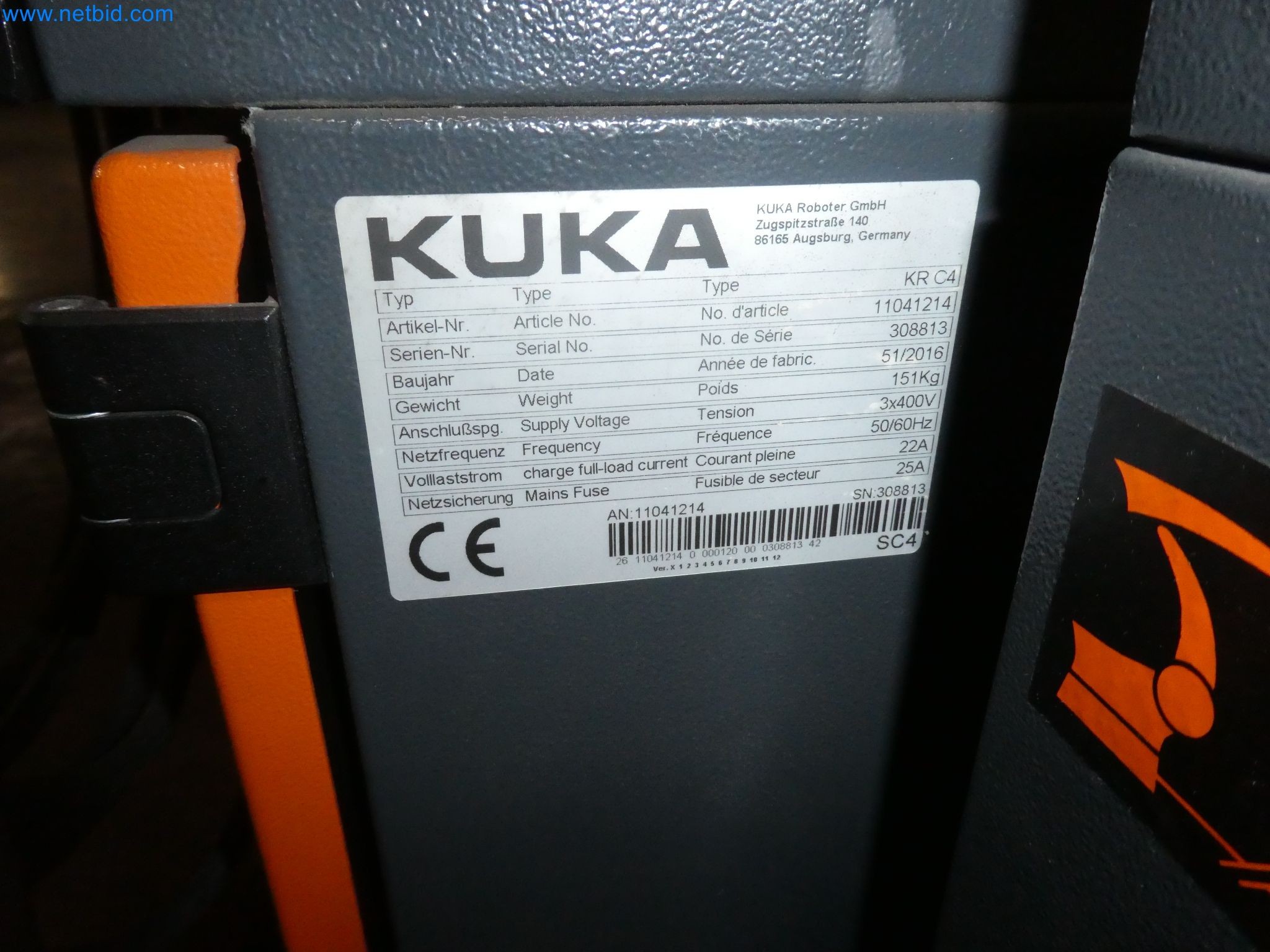 Robots, welding equipment and assembly accessories from the automotive industry-7