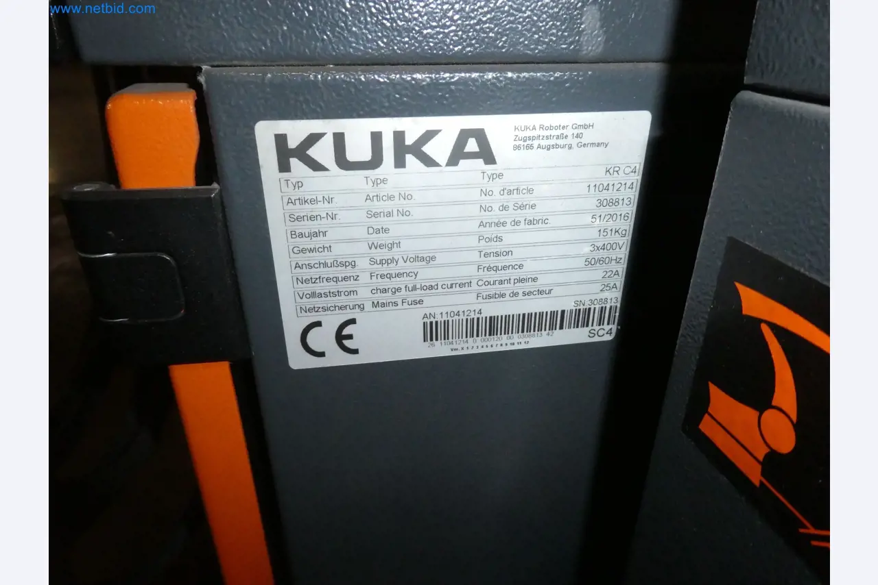 Robots, welding equipment and assembly accessories from the automotive industry-7