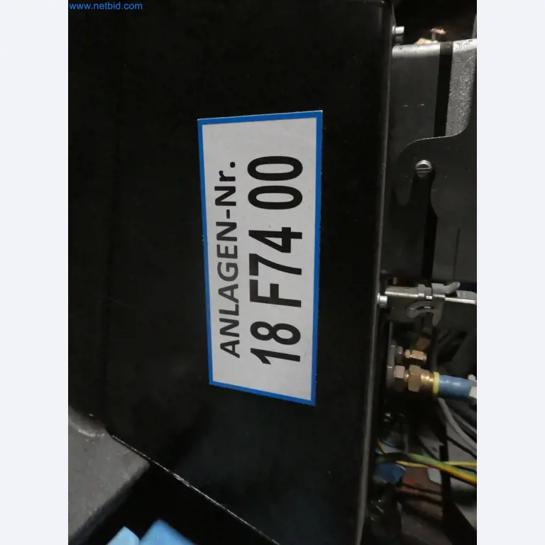 Robots, welding equipment and assembly accessories from the automotive industry-8