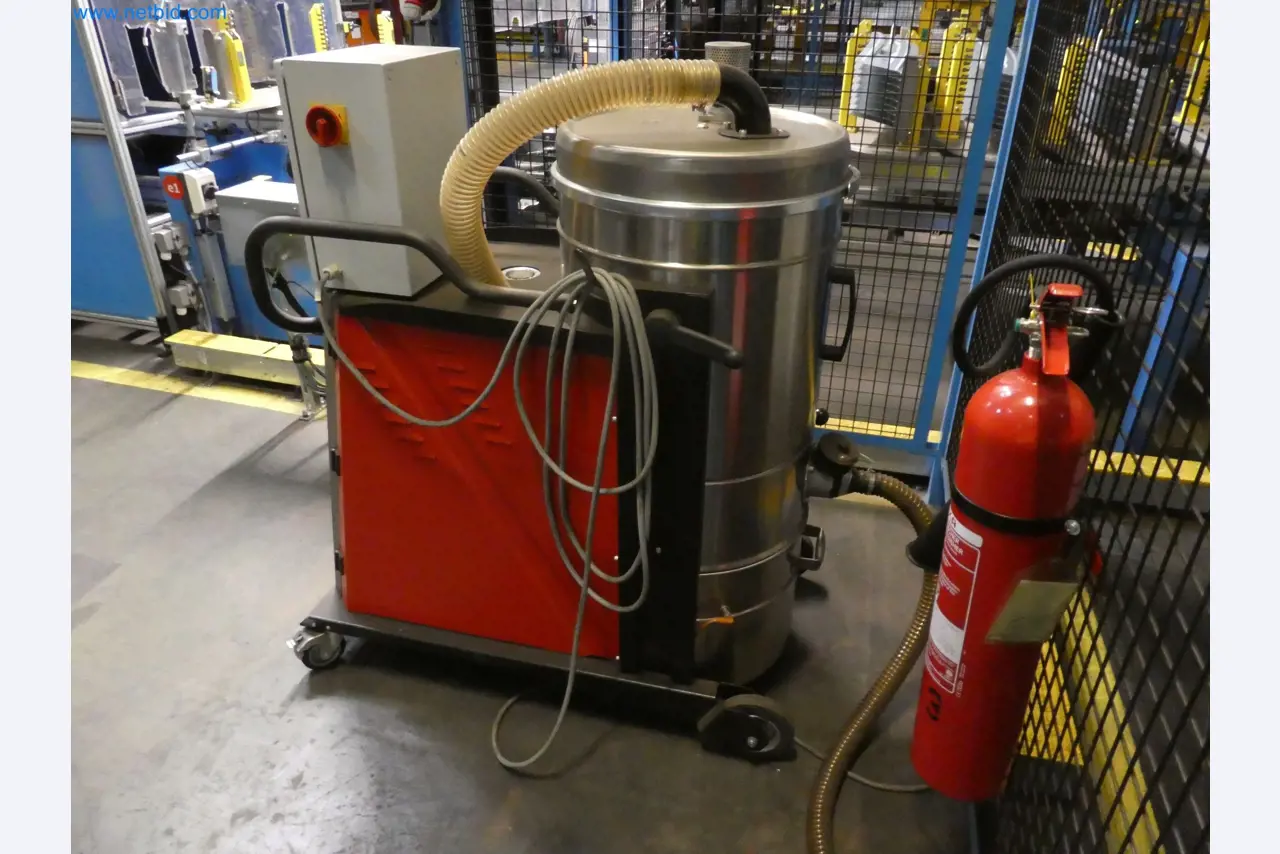 Robots, welding equipment and assembly accessories from the automotive industry-1