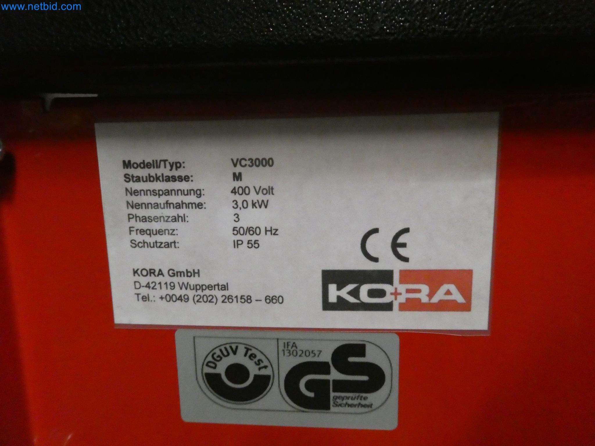 Robots, welding equipment and assembly accessories from the automotive industry-2