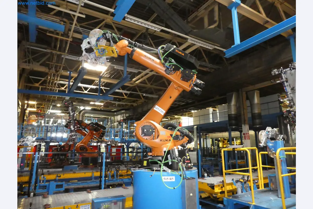 Robots, welding equipment and assembly accessories from the automotive industry-11