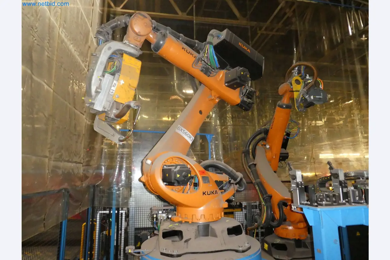 Robots, welding equipment and assembly accessories from the automotive industry-1
