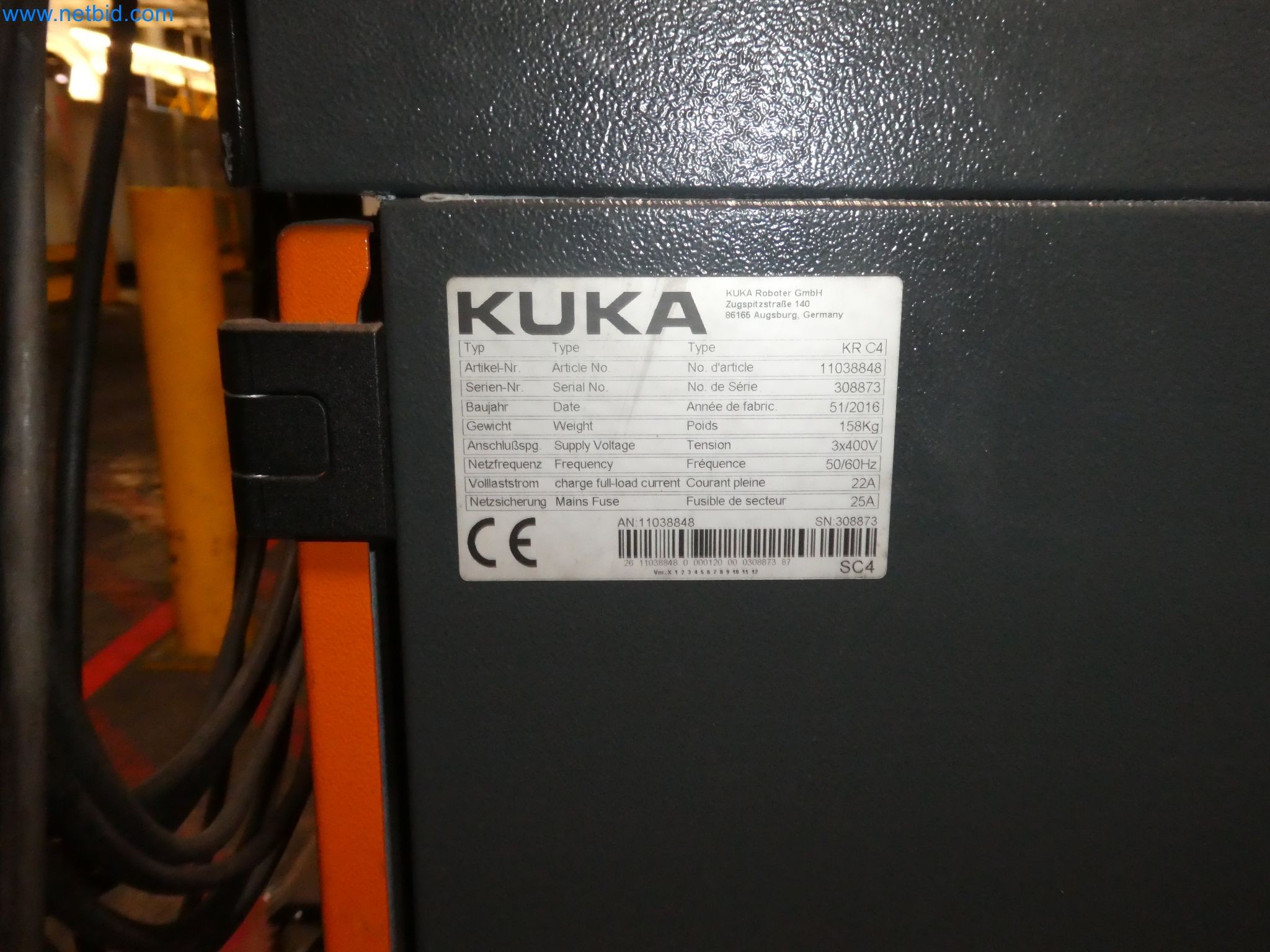 Robots, welding equipment and assembly accessories from the automotive industry-3