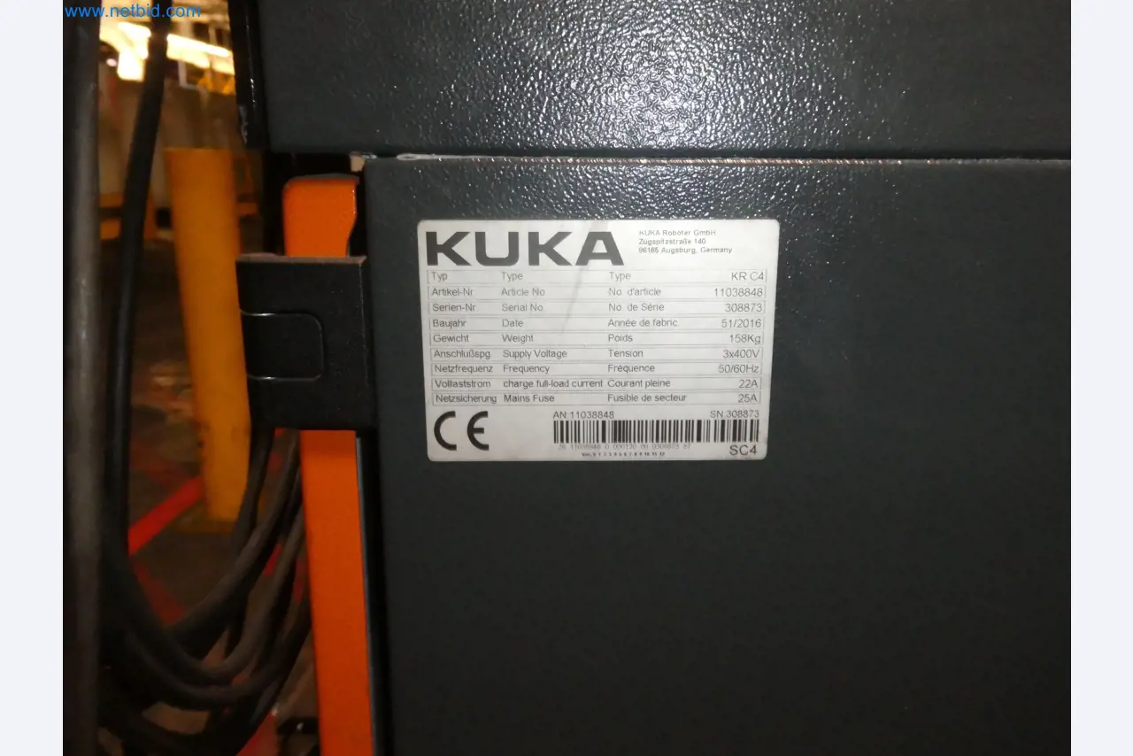 Robots, welding equipment and assembly accessories from the automotive industry-3