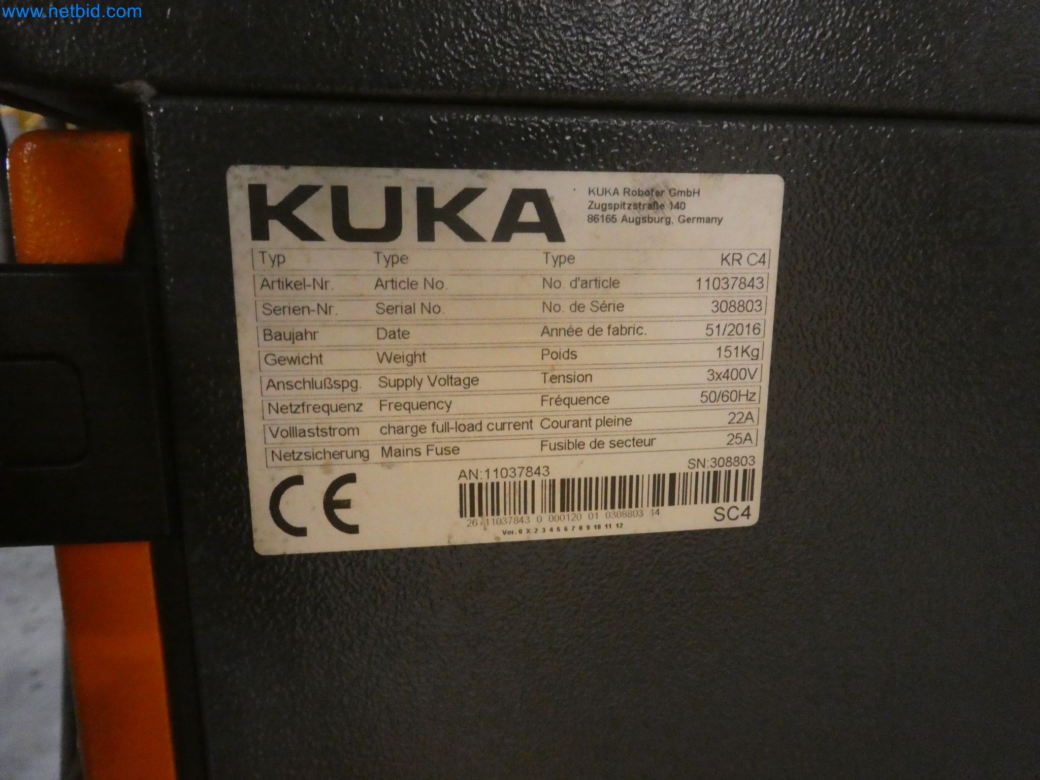 Robots, welding equipment and assembly accessories from the automotive industry-5