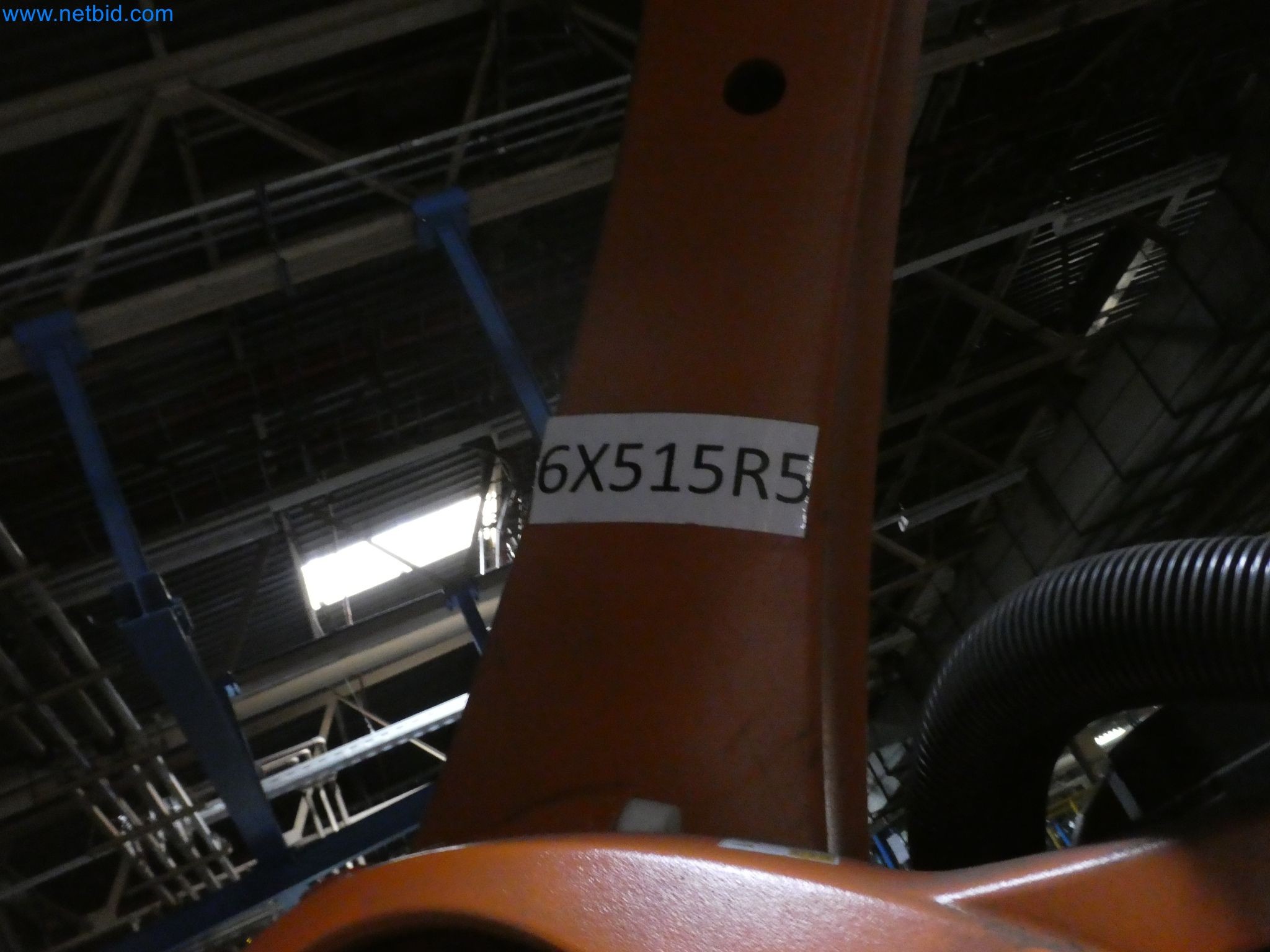 Robots, welding equipment and assembly accessories from the automotive industry-6