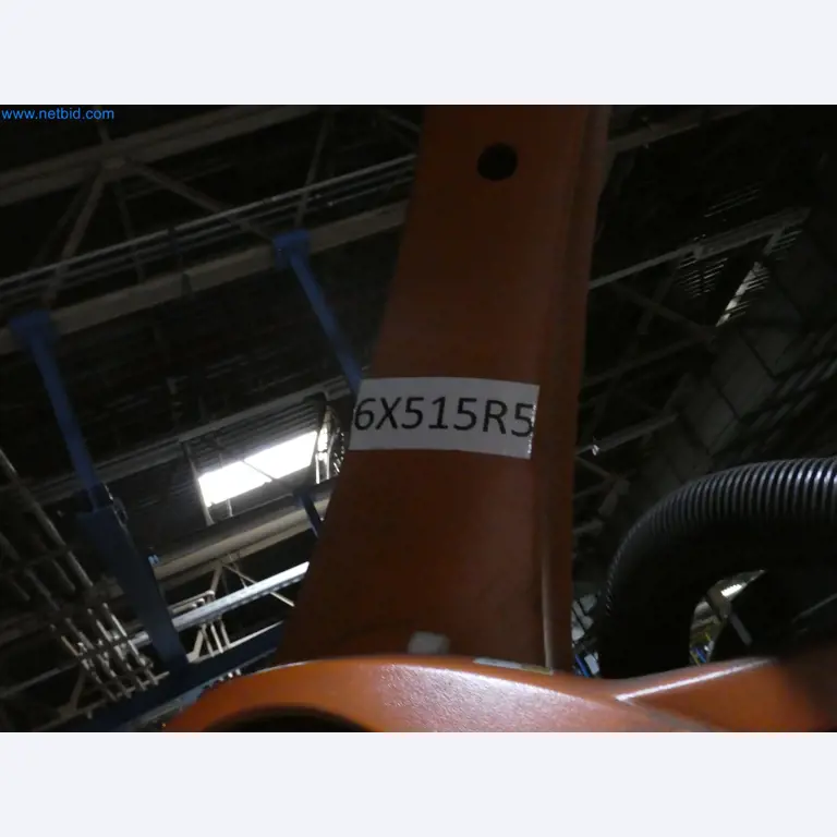 Robots, welding equipment and assembly accessories from the automotive industry-6