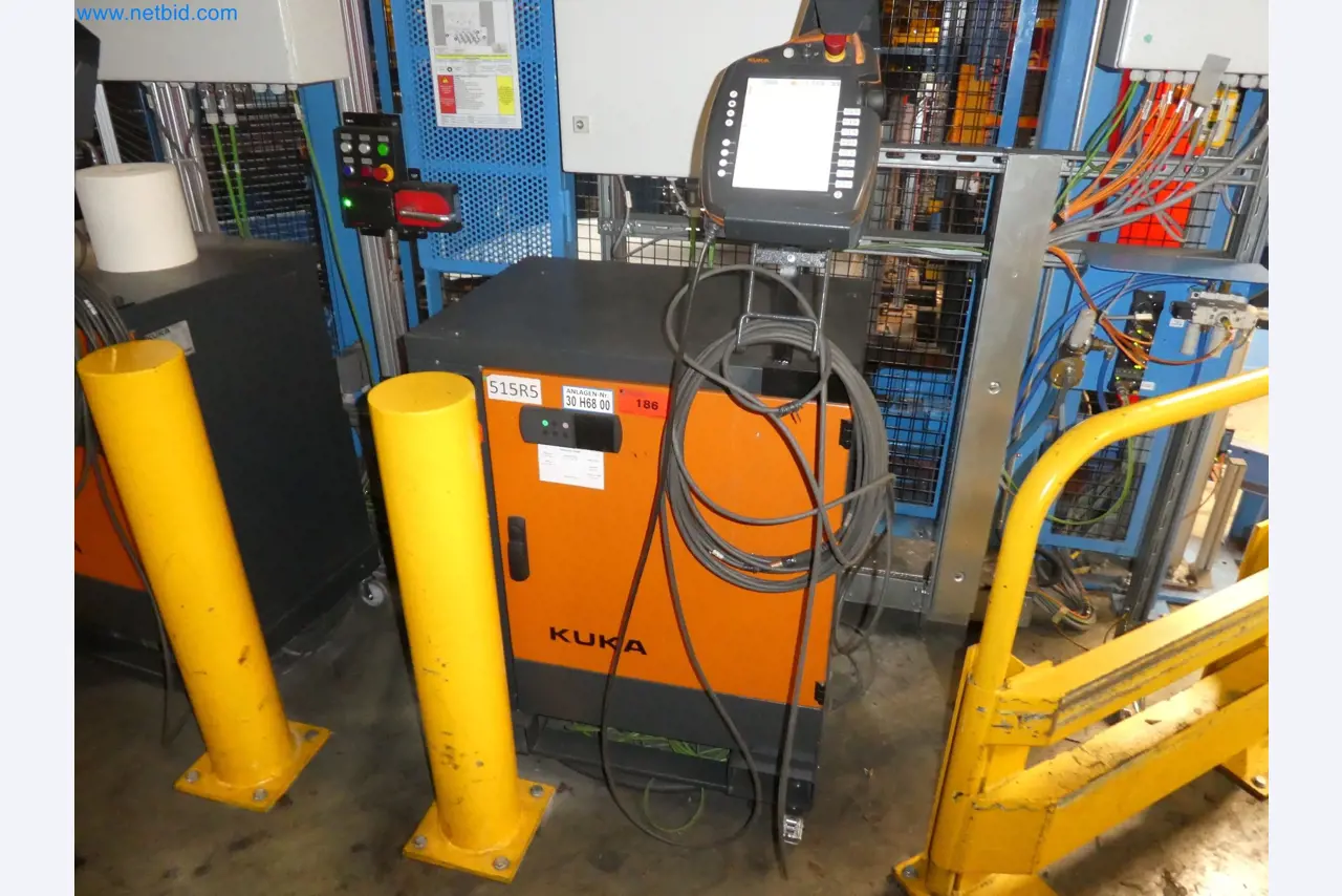 Robots, welding equipment and assembly accessories from the automotive industry-7