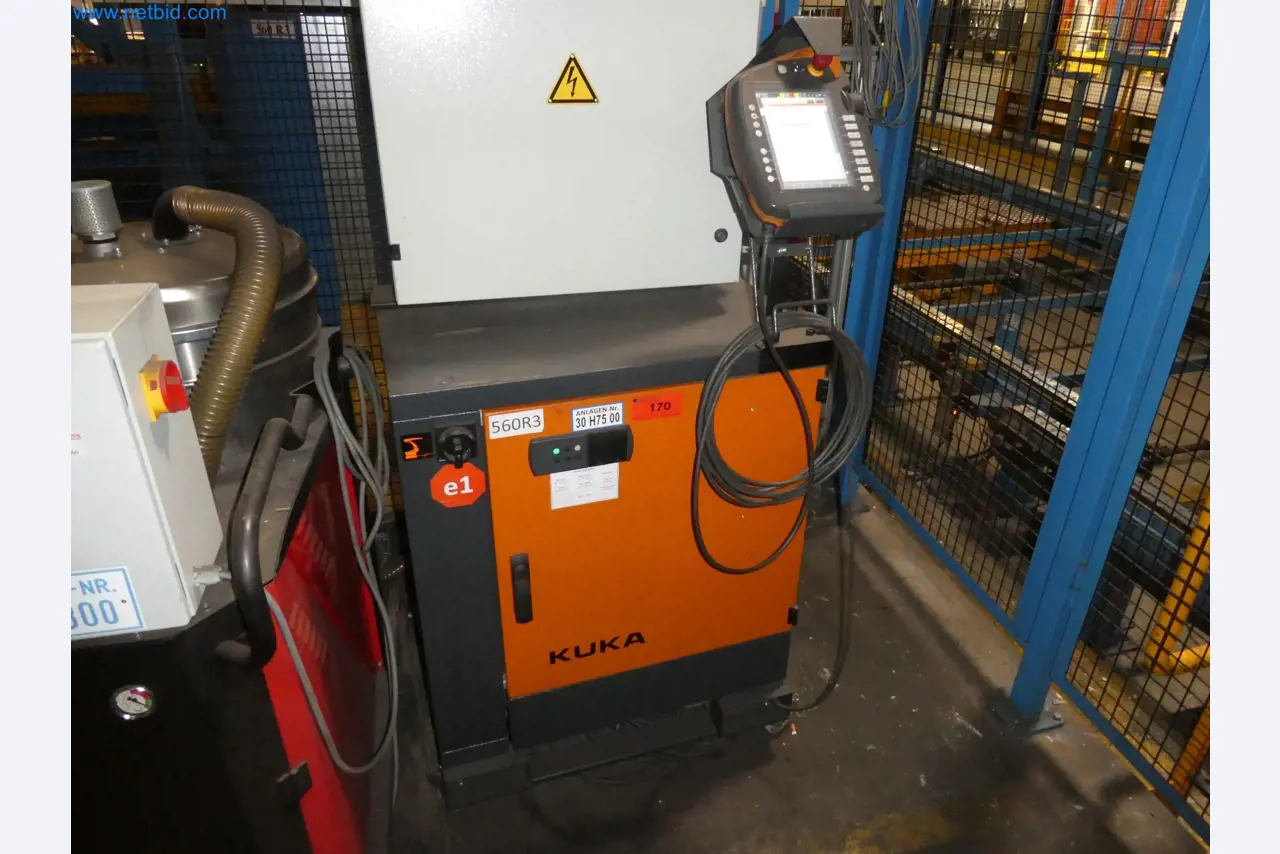 Robots, welding equipment and assembly accessories from the automotive industry-9