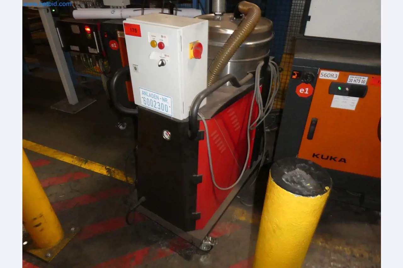 Robots, welding equipment and assembly accessories from the automotive industry-1