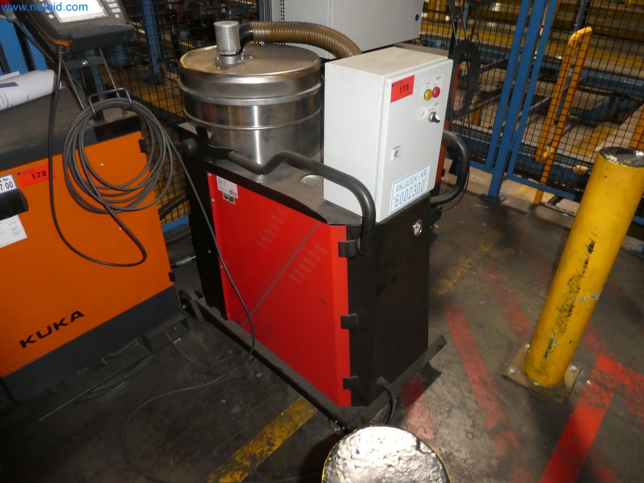 Robots, welding equipment and assembly accessories from the automotive industry-2