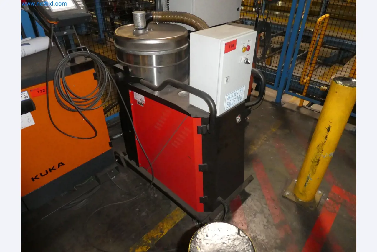 Robots, welding equipment and assembly accessories from the automotive industry-2