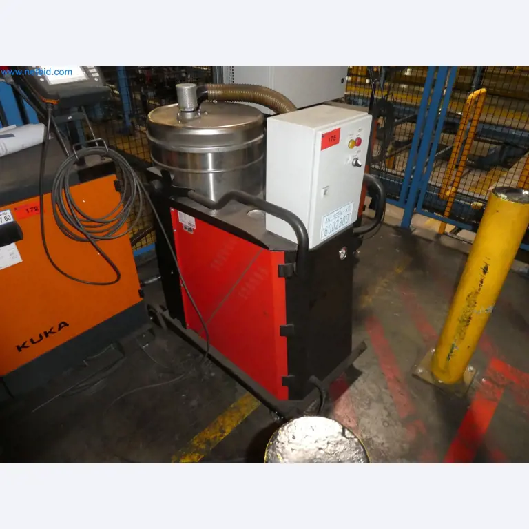 Robots, welding equipment and assembly accessories from the automotive industry-2