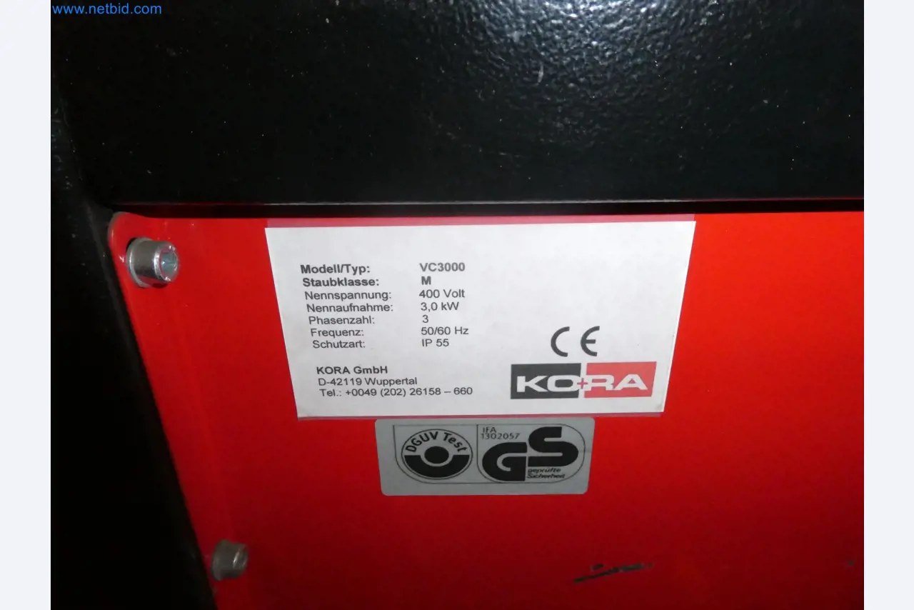 Robots, welding equipment and assembly accessories from the automotive industry-3