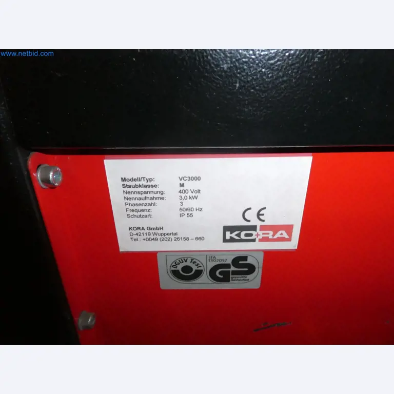 Robots, welding equipment and assembly accessories from the automotive industry-3