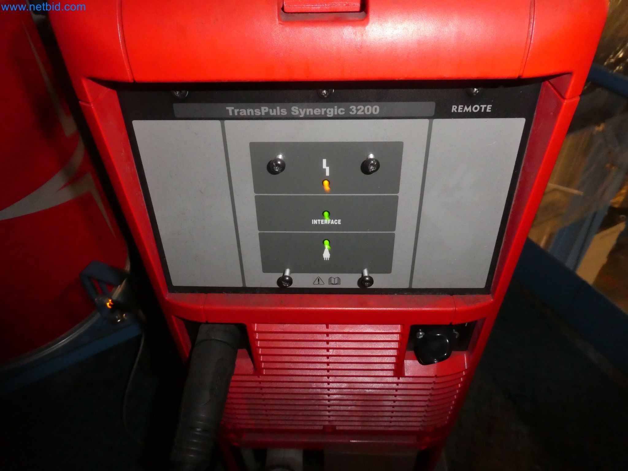 Robots, welding equipment and assembly accessories from the automotive industry-1