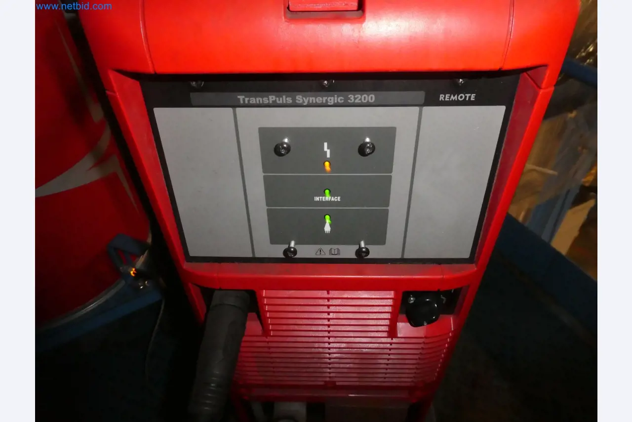 Robots, welding equipment and assembly accessories from the automotive industry-1