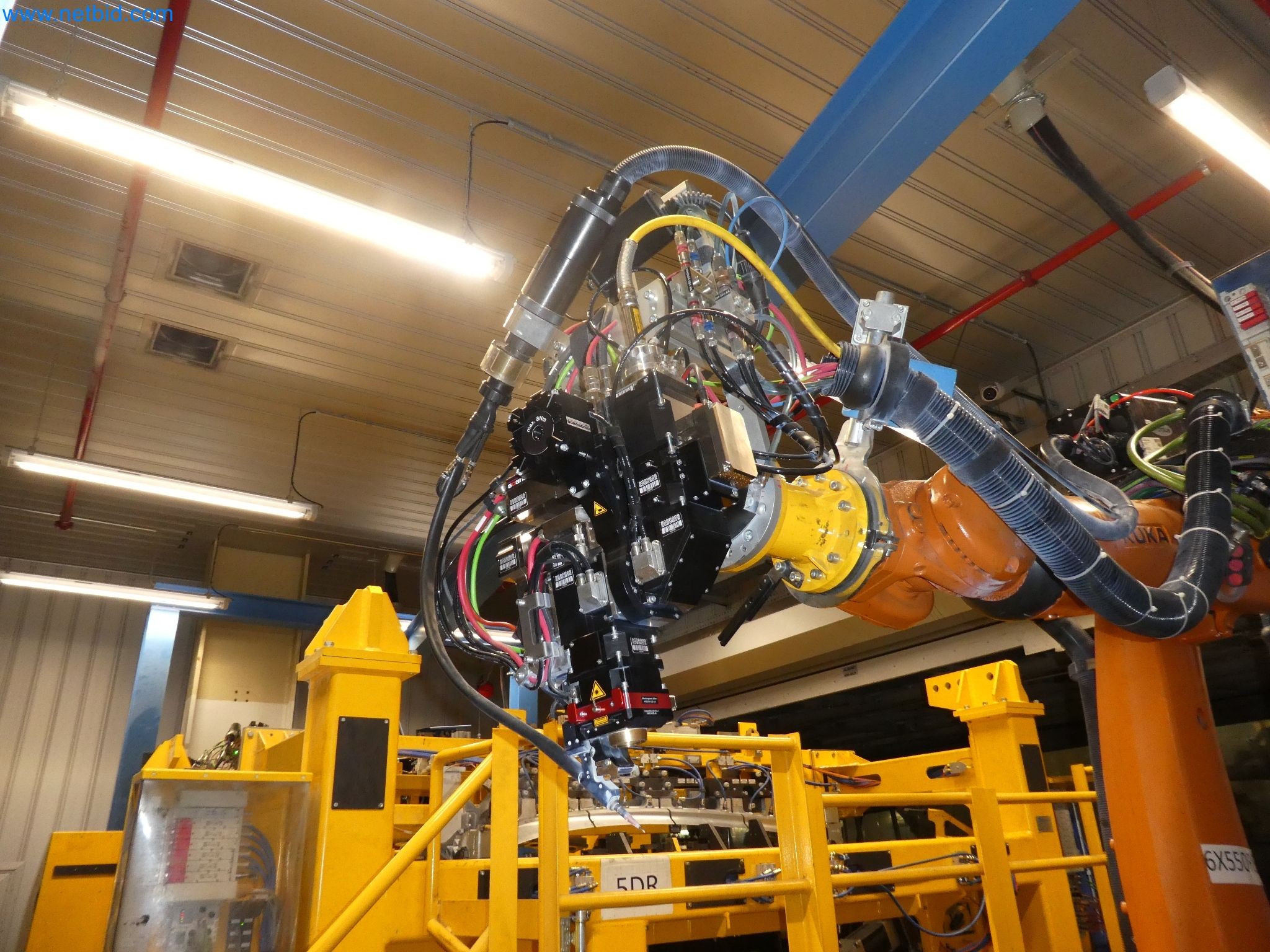 Robots, welding equipment and assembly accessories from the automotive industry-5