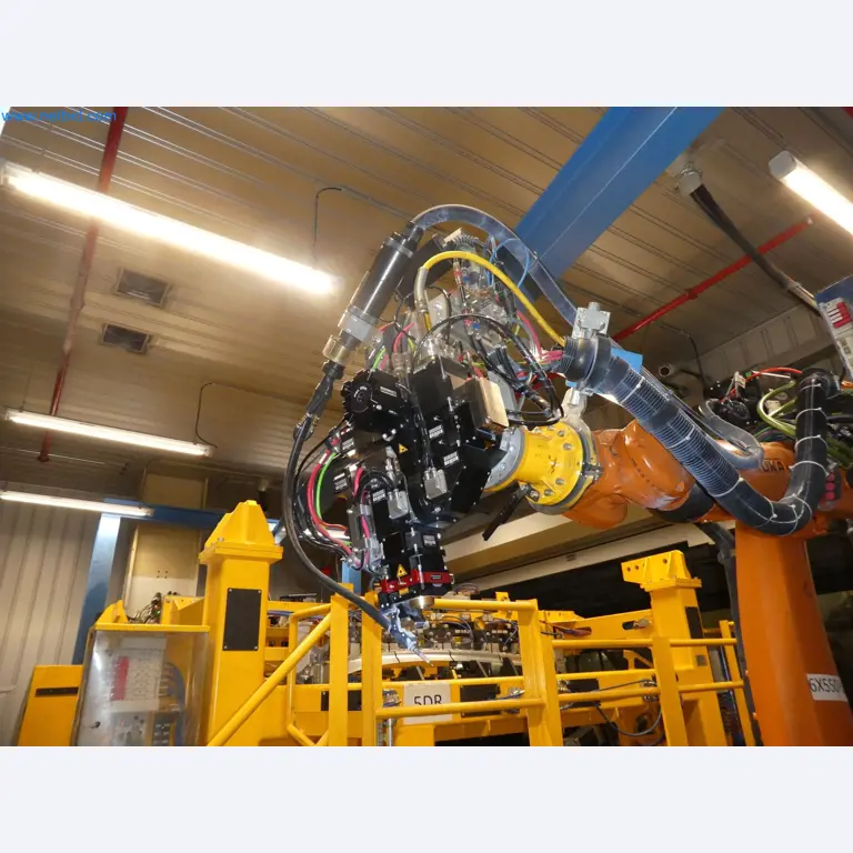 Robots, welding equipment and assembly accessories from the automotive industry-5
