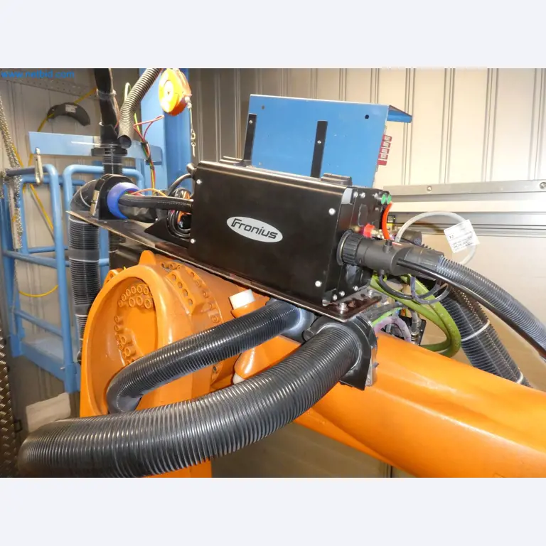 Robots, welding equipment and assembly accessories from the automotive industry-7