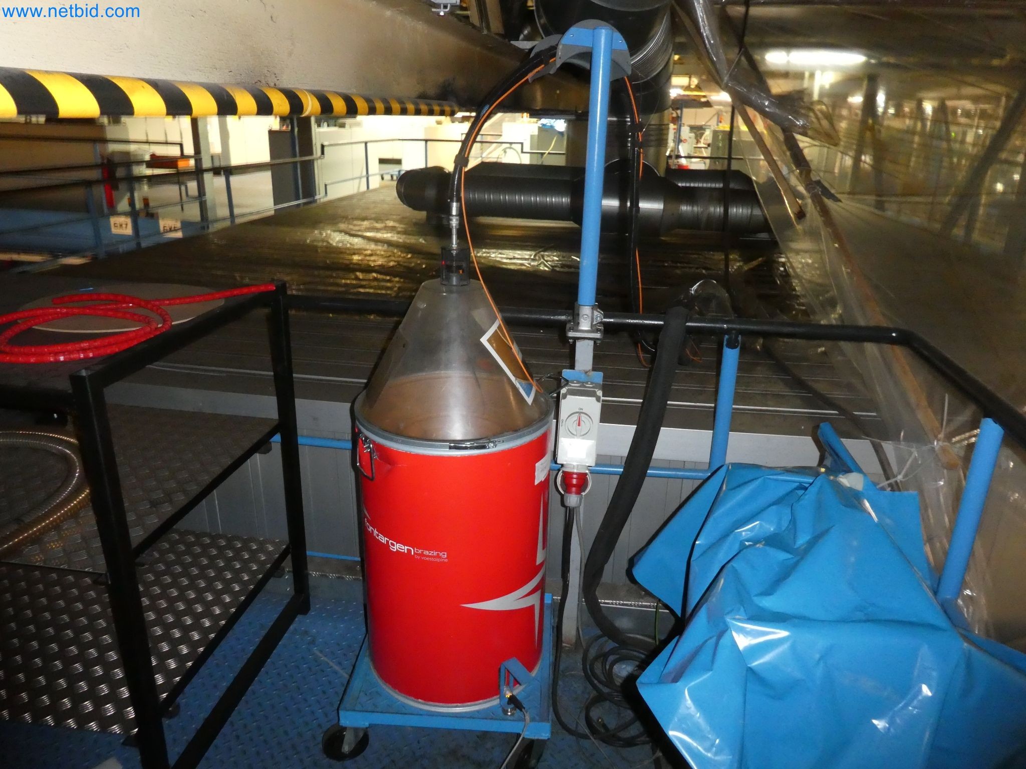 Robots, welding equipment and assembly accessories from the automotive industry-8