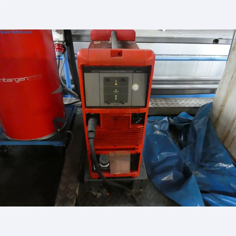 Robots, welding equipment and assembly accessories from the automotive industry-2