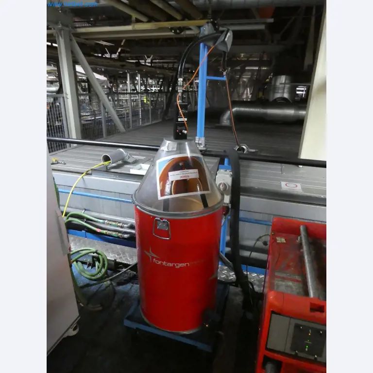 Robots, welding equipment and assembly accessories from the automotive industry-3