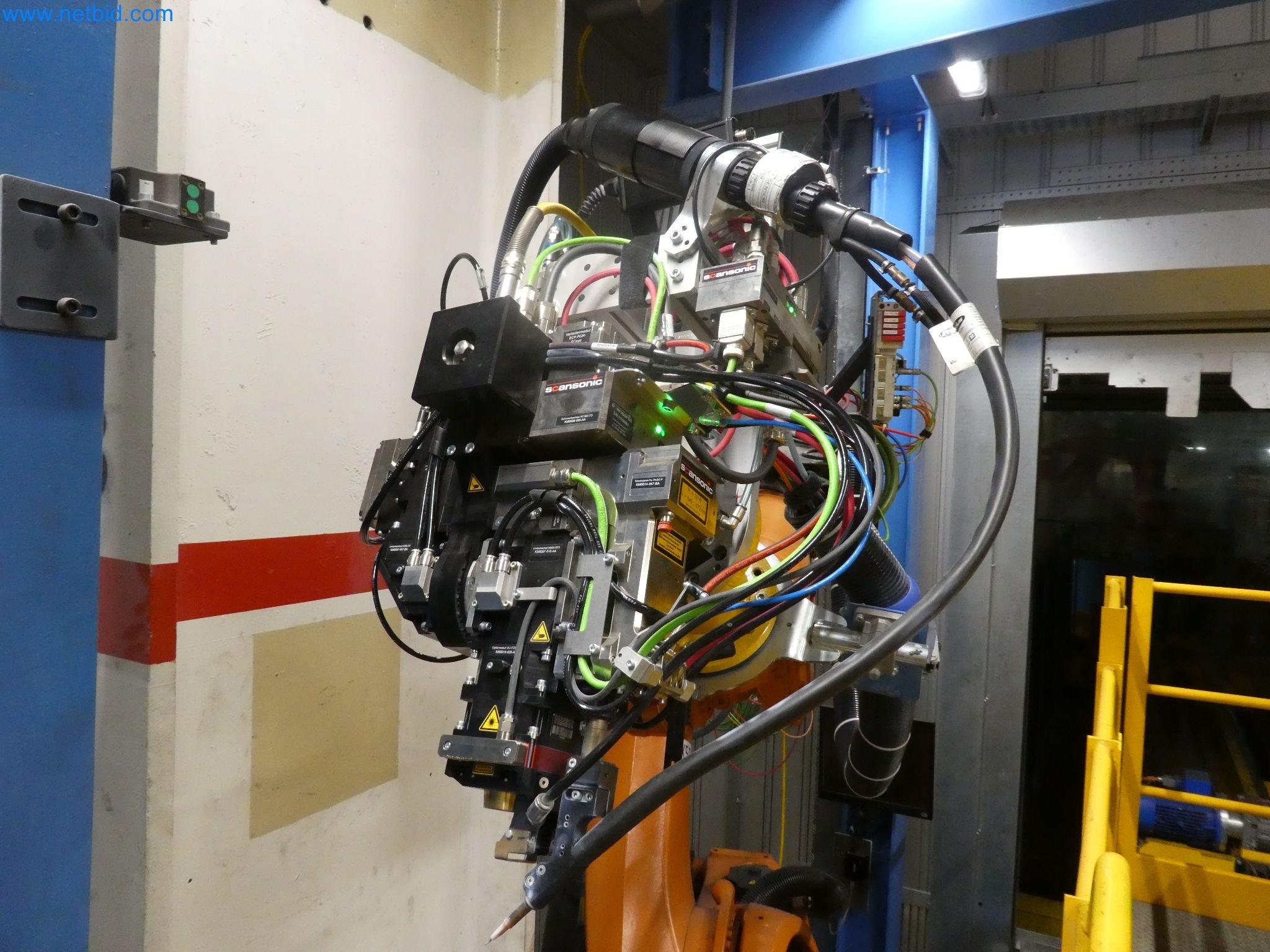 Robots, welding equipment and assembly accessories from the automotive industry-4