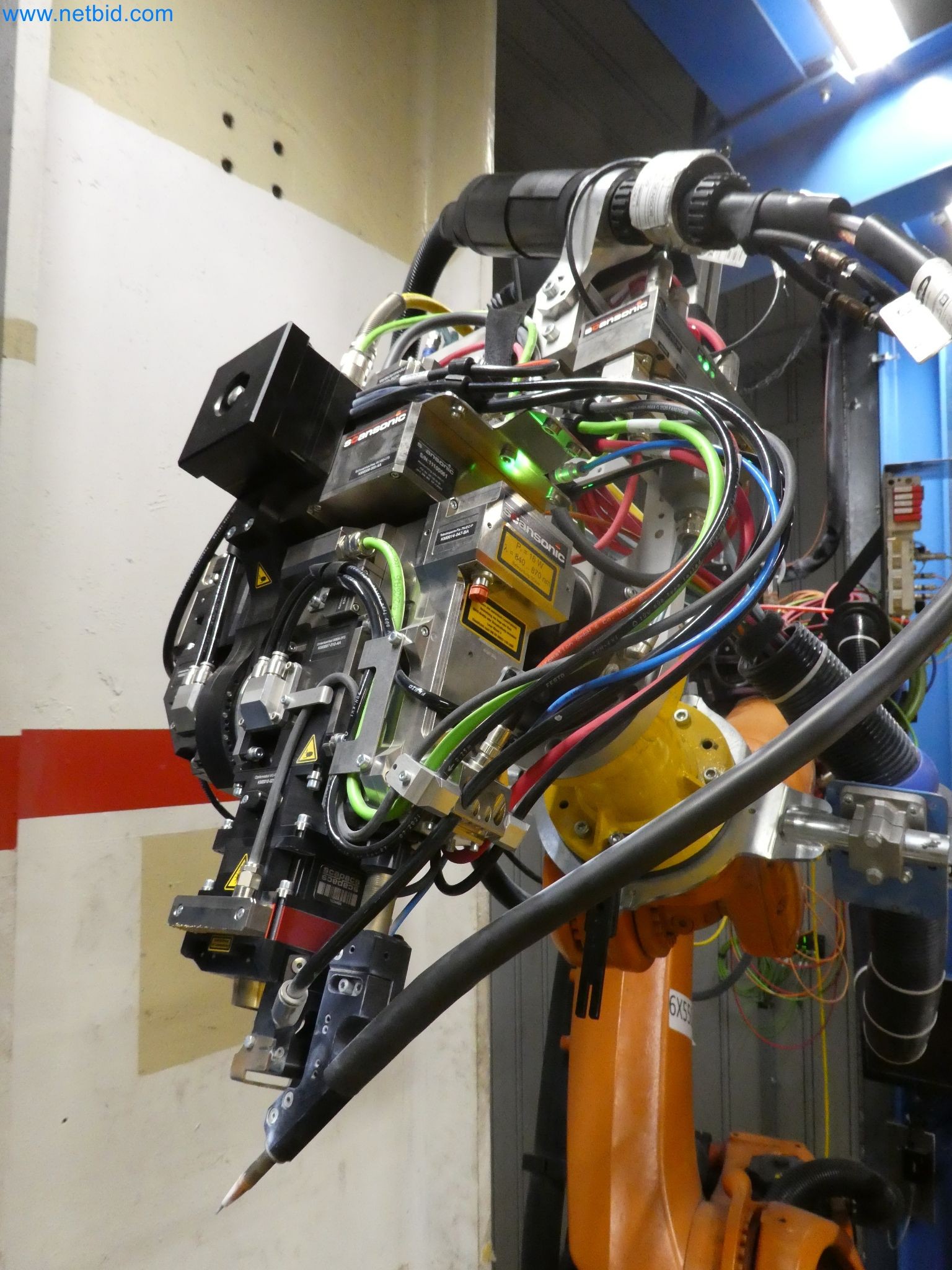 Robots, welding equipment and assembly accessories from the automotive industry-6