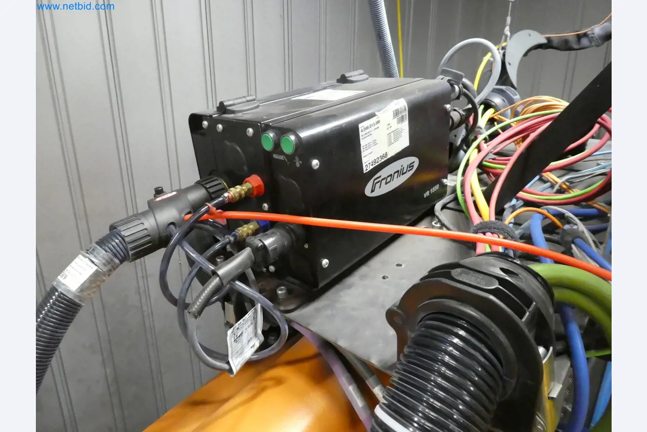 Robots, welding equipment and assembly accessories from the automotive industry-7