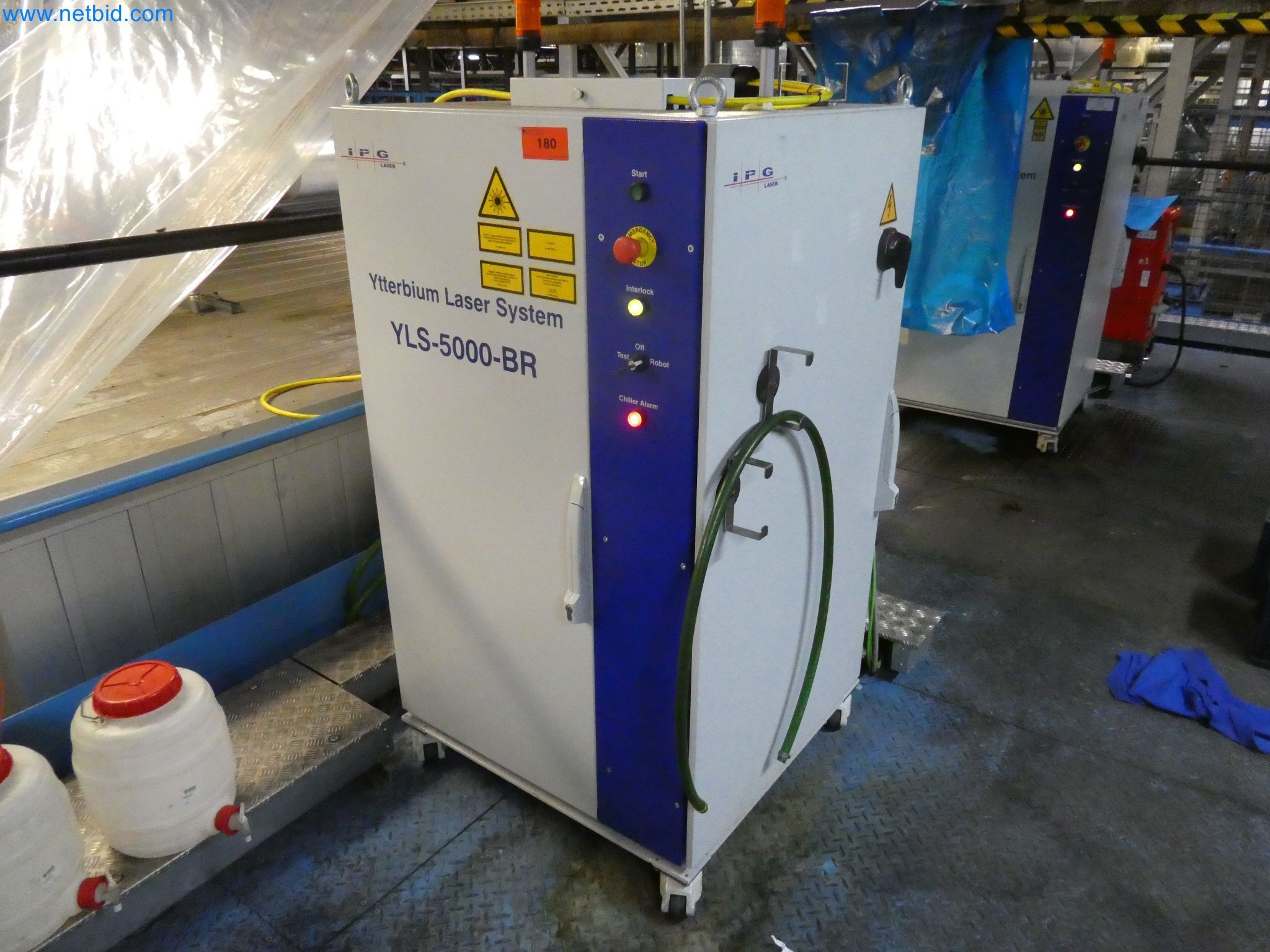 Robots, welding equipment and assembly accessories from the automotive industry-1