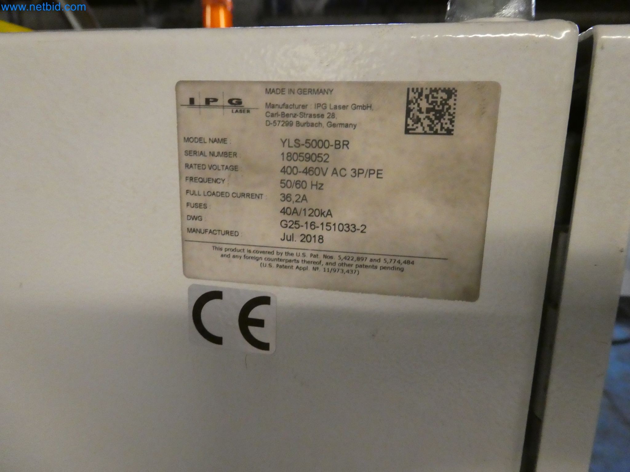 Robots, welding equipment and assembly accessories from the automotive industry-3