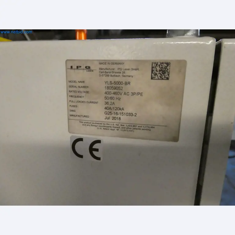 Robots, welding equipment and assembly accessories from the automotive industry-3