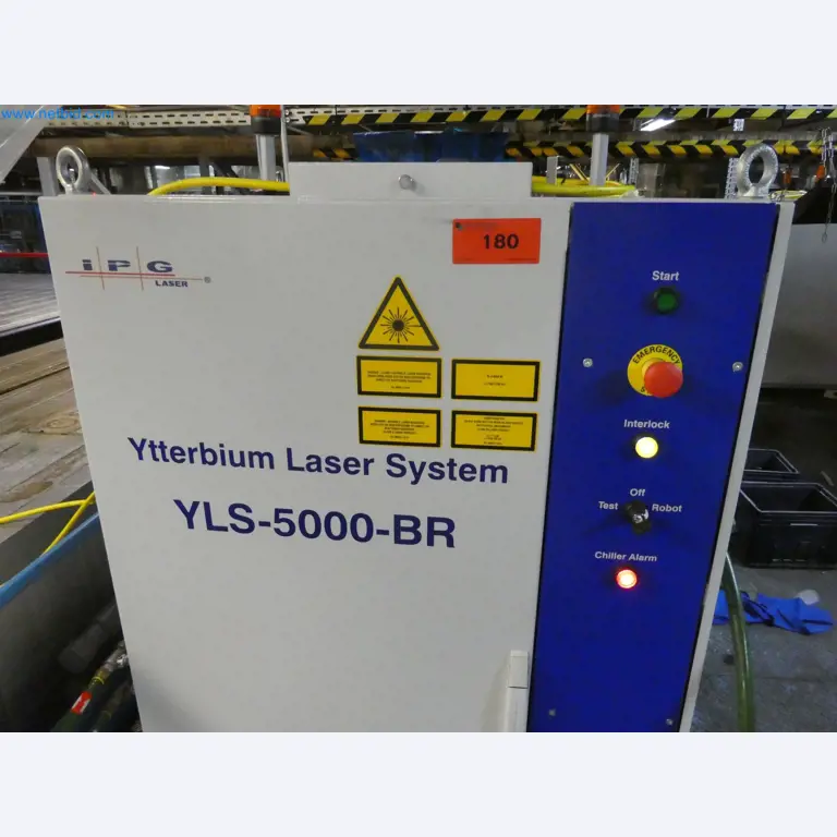 Robots, welding equipment and assembly accessories from the automotive industry-4